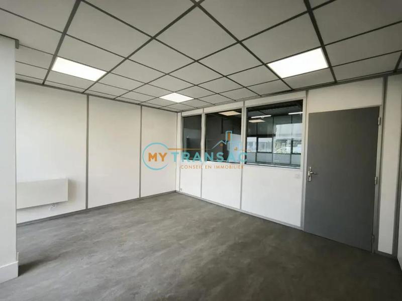 Local d'activité / Entrepôt - 320 m²