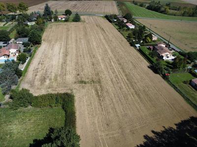 Terrain - 23 365 m²