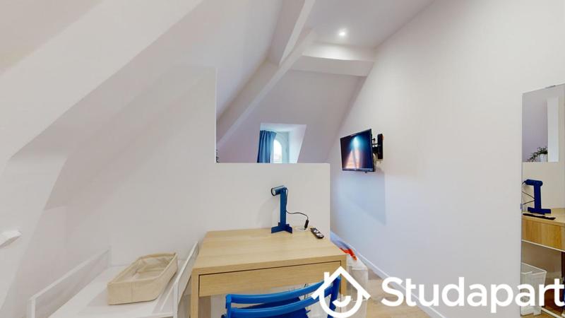 Chambre - 11 m² - 1 pièce