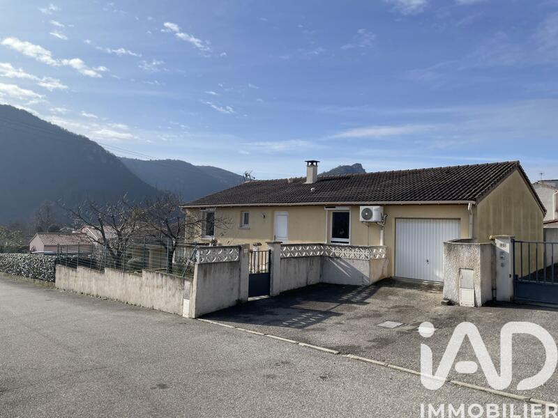 Maison - 90 m² - 4 pièces