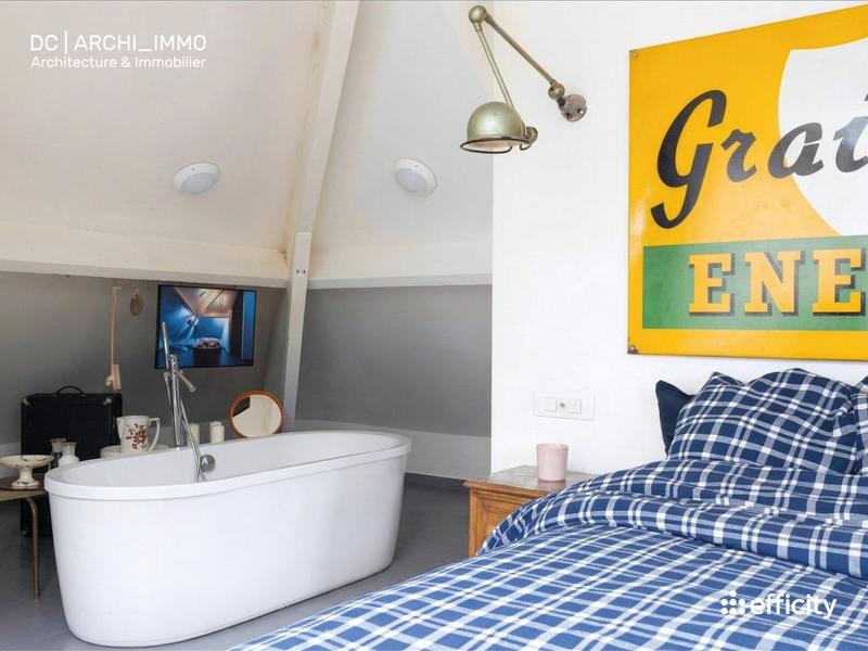 Maison - 296 m² - 9 pièces