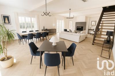 Maison - 176 m² - 9 pièces