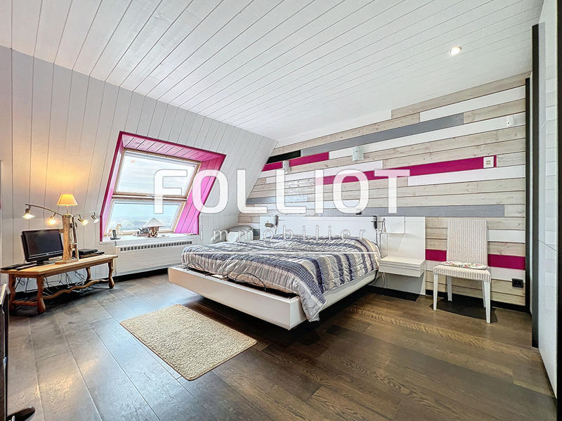 Maison - 215 m² - 10 pièces