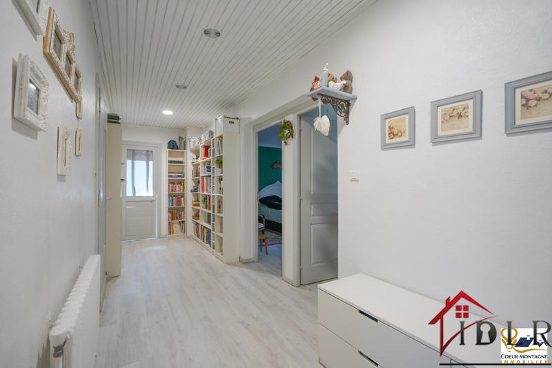 Maison - 196 m² - 9 pièces