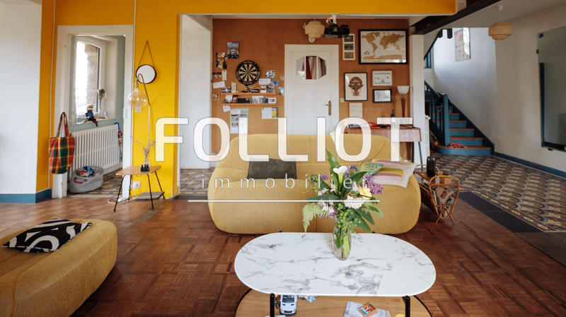 Maison - 226 m² - 9 pièces