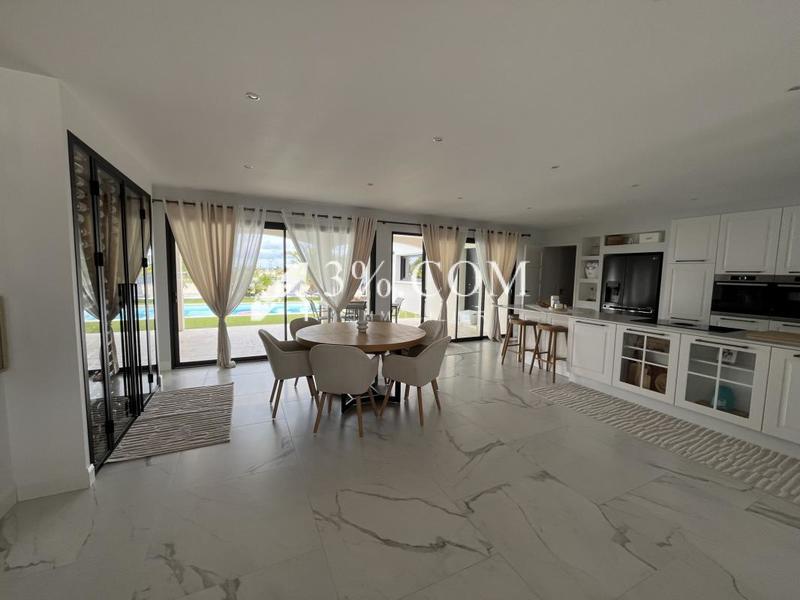 Villa - 185 m² - 6 pièces