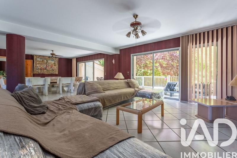 Maison - 440 m² - 9 pièces