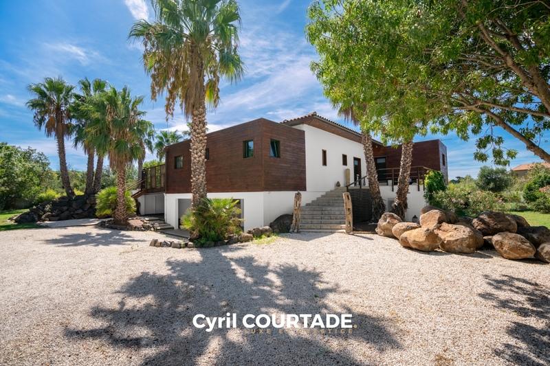 Maison - 222 m² - 7 pièces