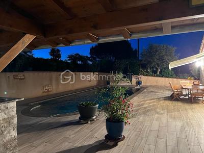 Propriété - 396 m² - 10 pièces