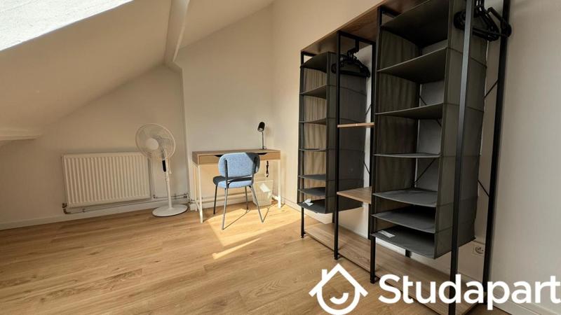 Chambre - 11 m² - 1 pièce