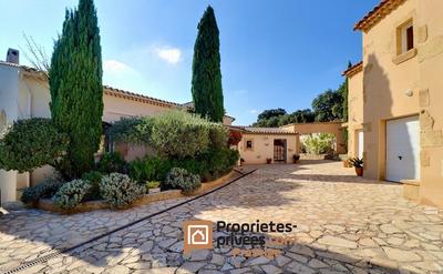 Demeure - 255 m² - 7 pièces