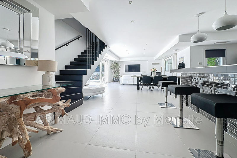 Villa - 147 m² - 5 pièces