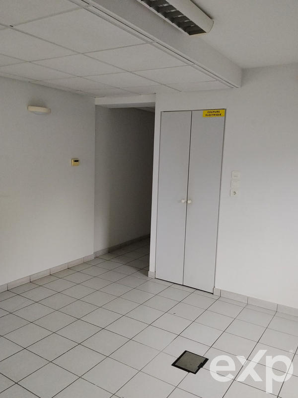 Bureau - 93 m² - 5 pièces