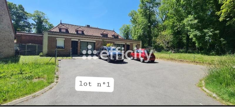 Maison - 954 m² - 40 pièces