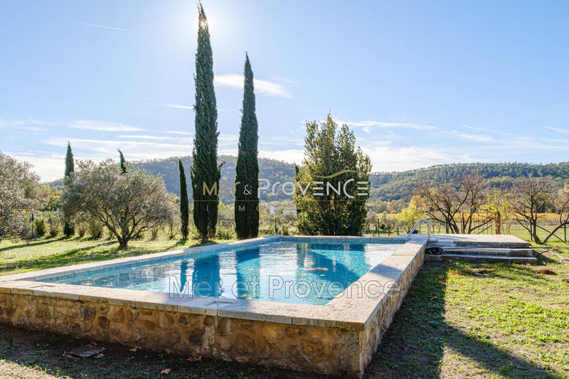 Villa - 250 m² - 8 pièces