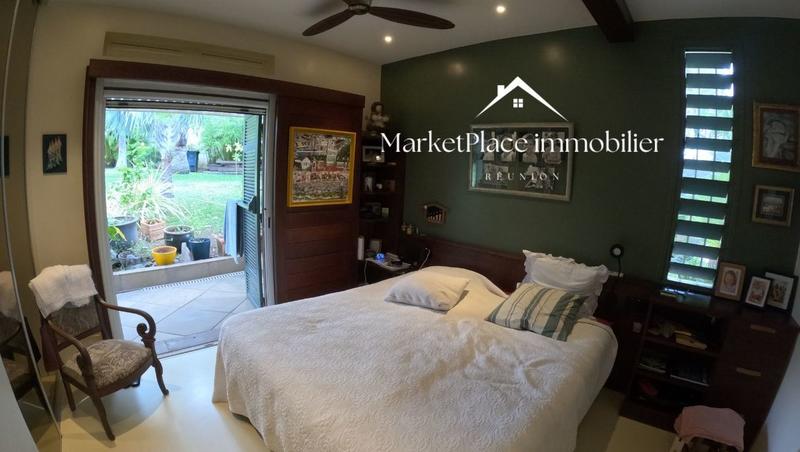 Villa - 300 m² - 8 pièces