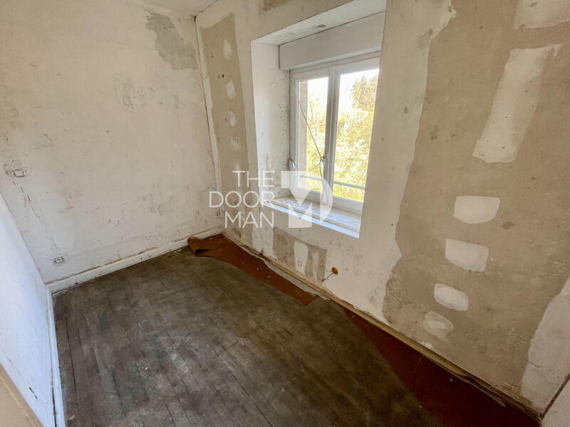 Immeuble - 110 m² - 7 pièces