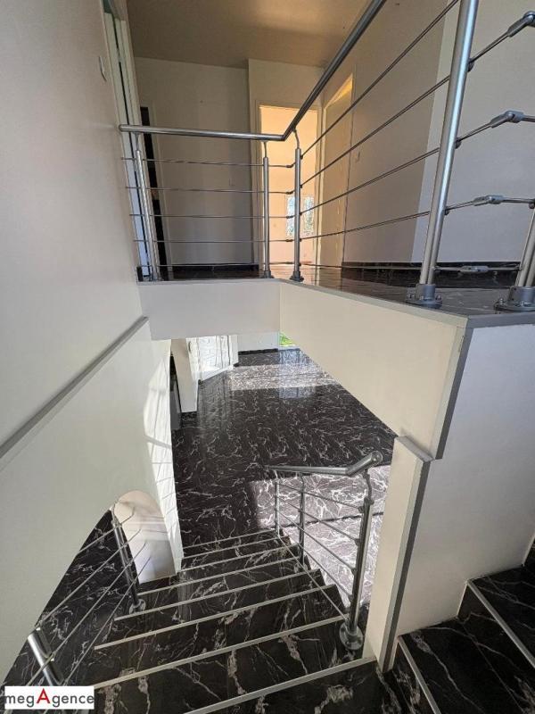 Pavillon - 176 m² - 4 pièces