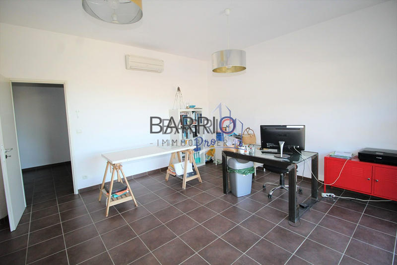 Bureau - 225 m² - 6 pièces