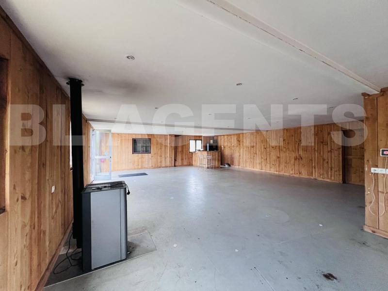 Local d'activités - 670 m² - 3 pièces