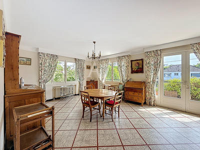 Maison - 180 m² - 7 pièces