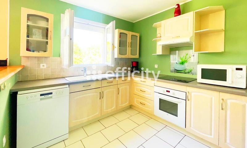 Maison - 93 m² - 5 pièces