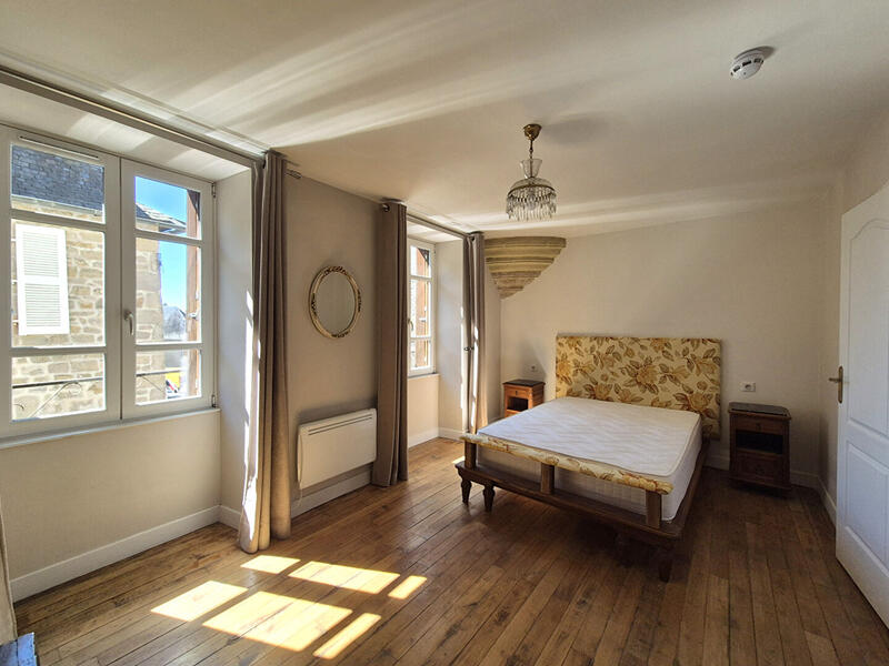 Maison - 281 m² - 10 pièces