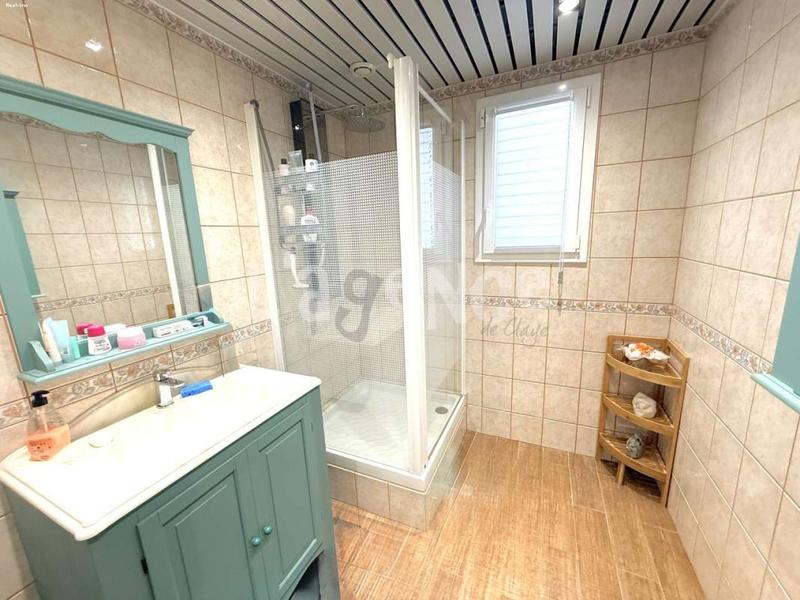 Maison - 90 m² - 5 pièces