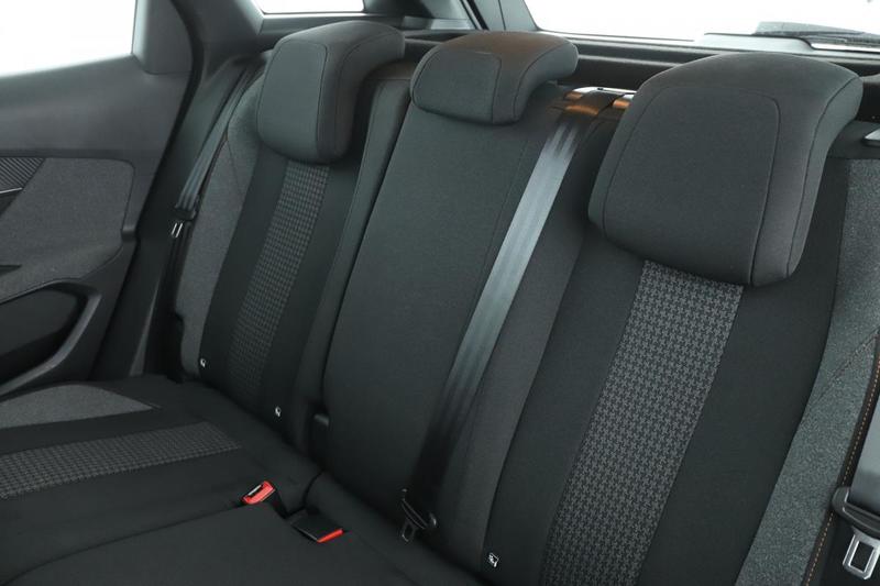 Peugeot 3008 1.5 Blue-HDi Active Pack Eat8 131 ch