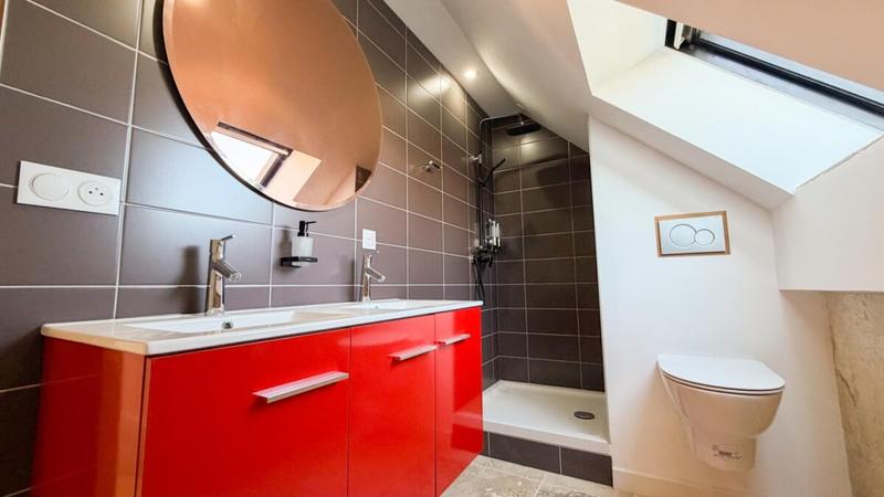 Maison - 193 m² - 9 pièces