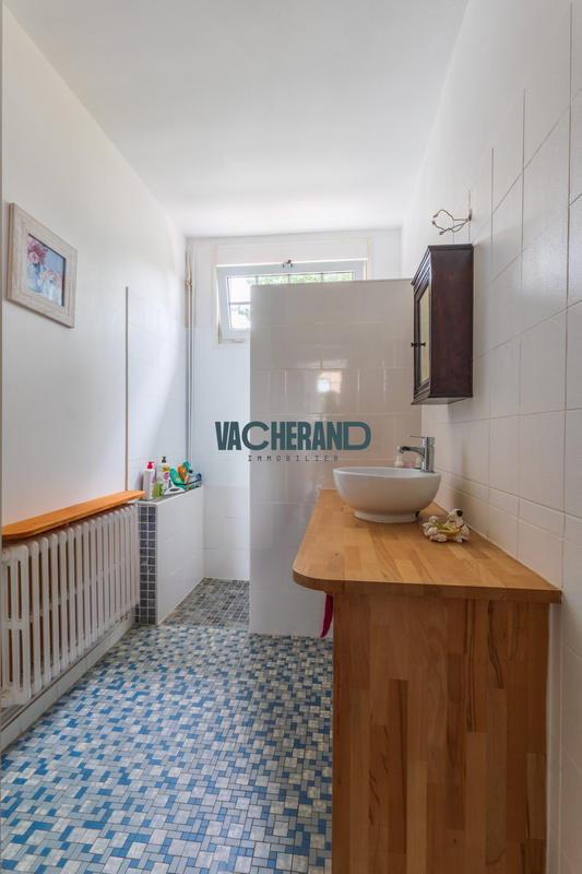 Maison - 250 m² - 12 pièces