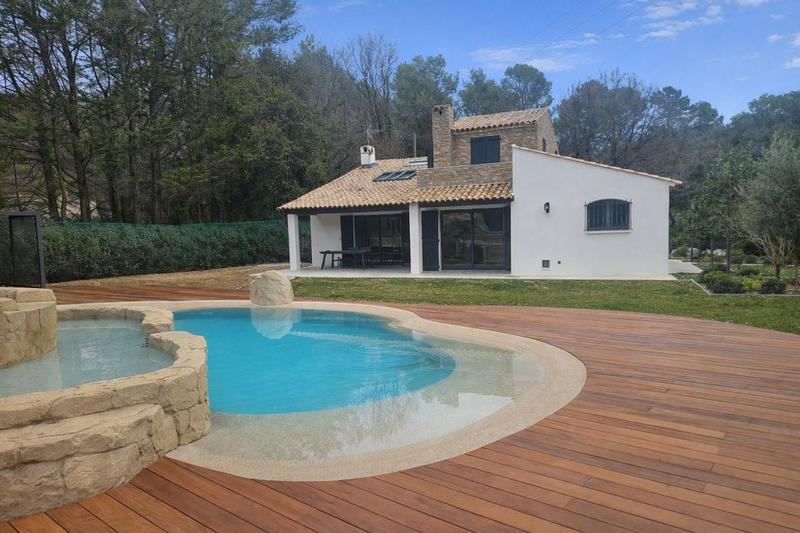 Villa - 210 m² - 6 pièces