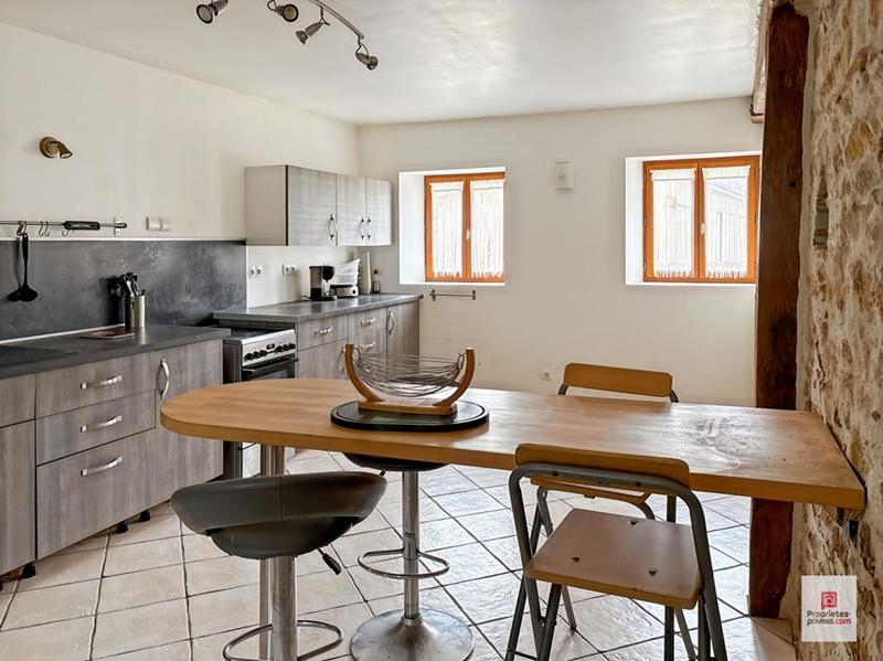 Maison - 111 m² - 7 pièces