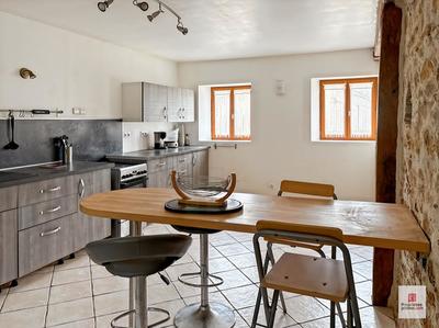 Maison - 111 m² - 7 pièces