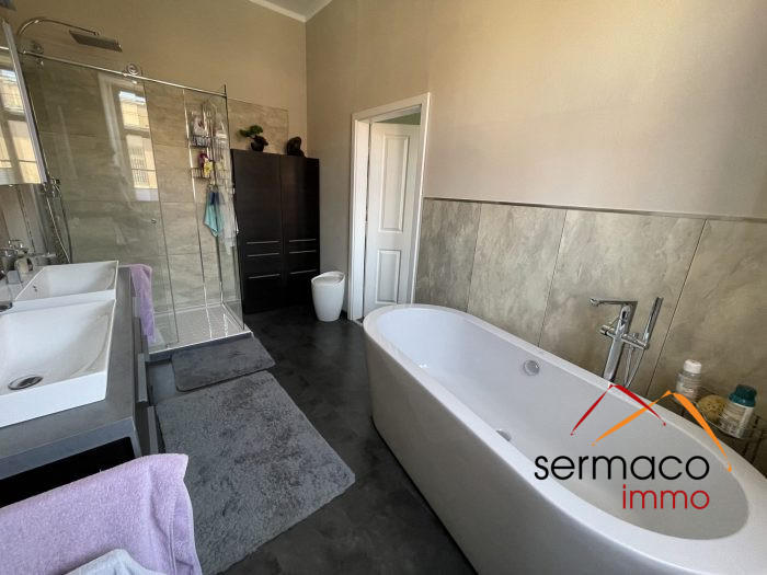 Appartement - 164 m² - 4 pièces