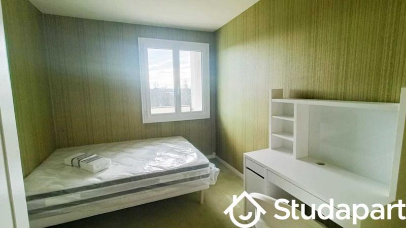 Chambre - 10 m² - 1 pièce