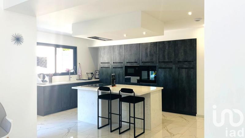 Maison - 190 m² - 8 pièces