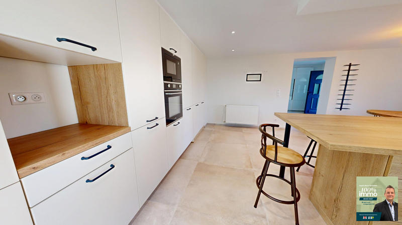 Maison - 239 m² - 6 pièces