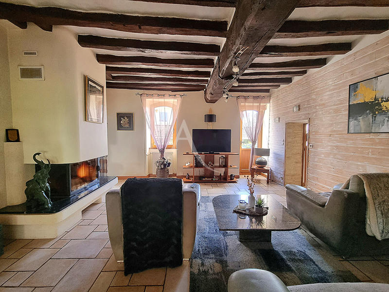 Maison - 176 m² - 8 pièces