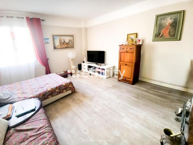 Appartement - 110 m² - 4 pièces