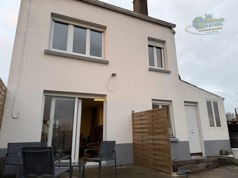 Maison - 575 m² - 6 pièces