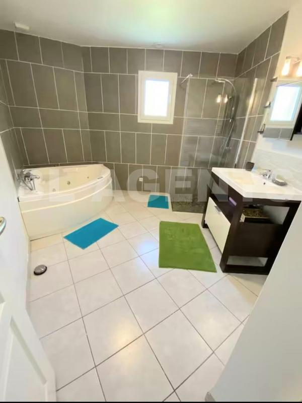 Maison - 145 m² - 6 pièces