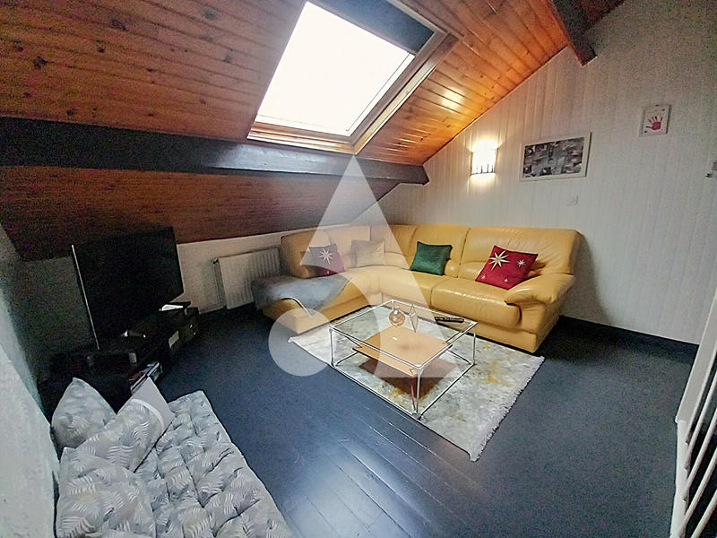 Maison - 94 m² - 6 pièces