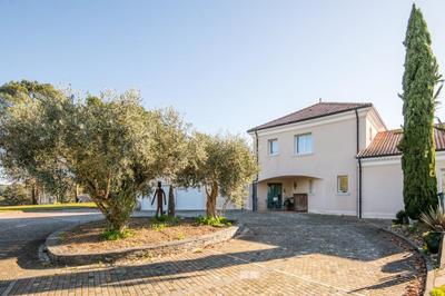 Demeure - 280 m² - 7 pièces