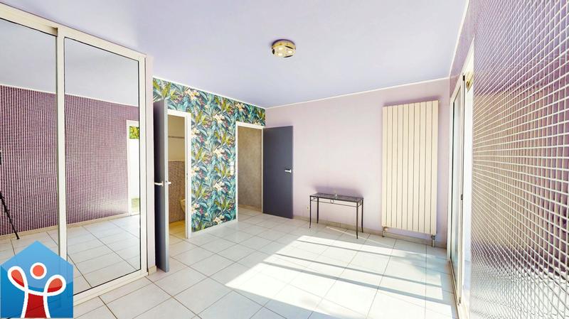 Maison - 230 m² - 5 pièces