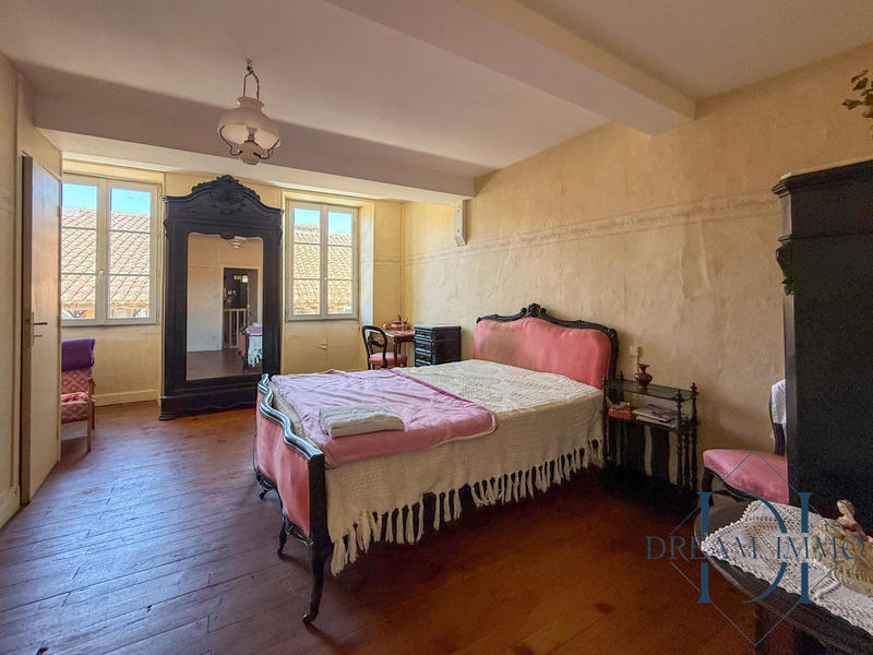 Maison ancienne - 380 m² - 15 pièces