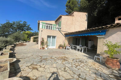 Maison - 220 m² - 5 pièces