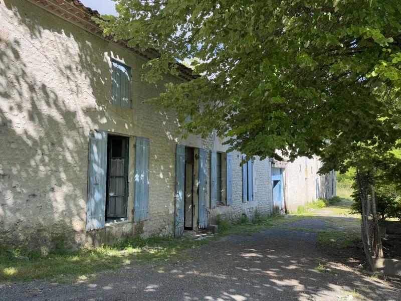 Maison - 200 m² - 3 pièces