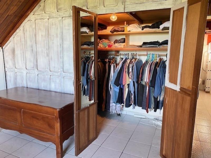 Maison - 220 m² - 9 pièces