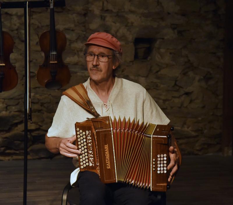 Concert Bal de Noël - Ballade avec un accordéon diatonique